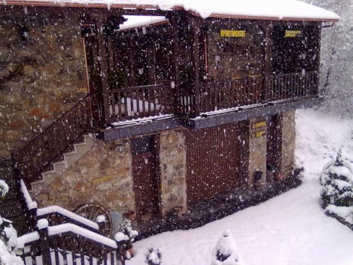 Alojamientos Rurales El Fontano Galende Luaran gambar