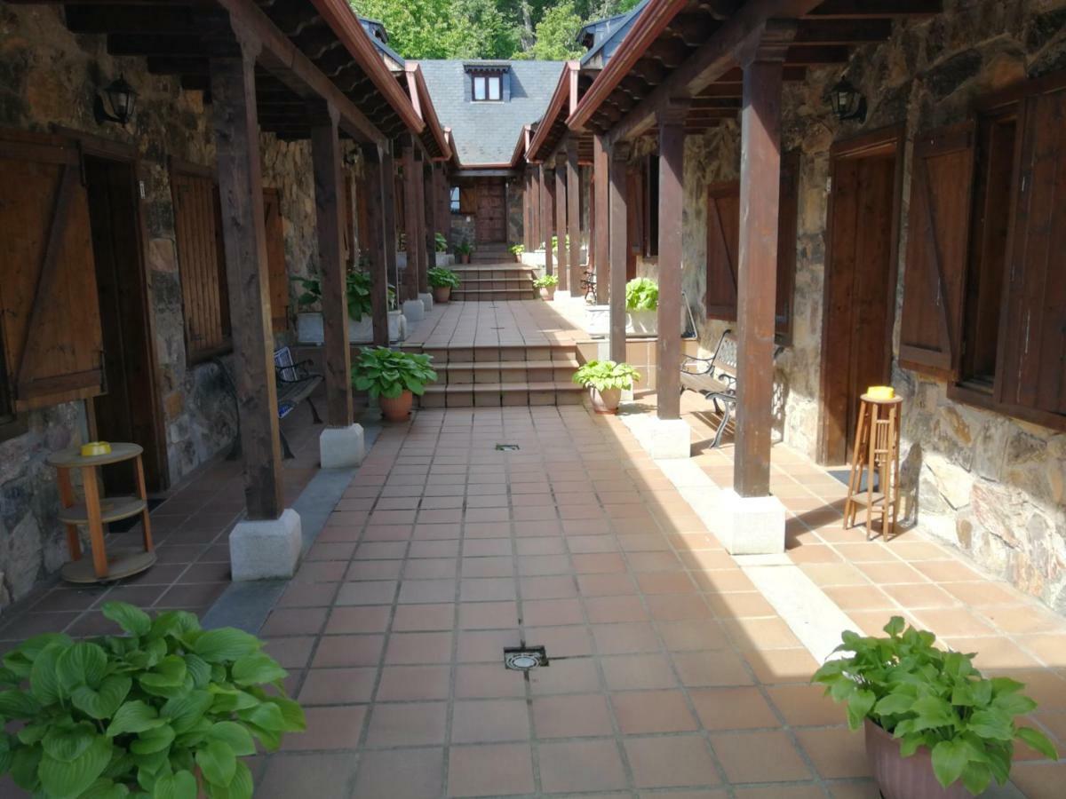 Alojamientos Rurales El Fontano Galende Luaran gambar